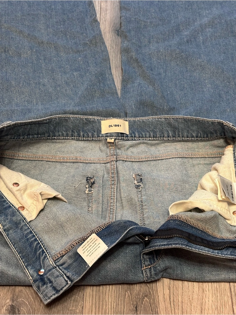 DL1961 Hepburn Wide Leg High Rise Jeans - Picture 7 of 12